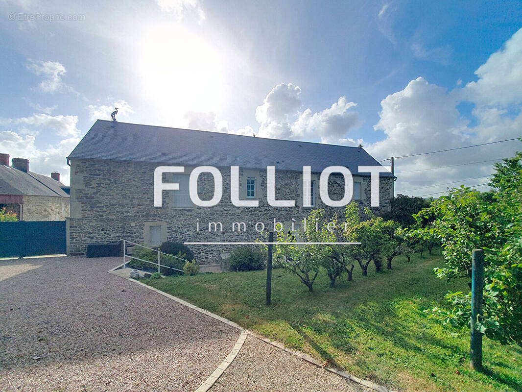 Maison à TROIS-MONTS