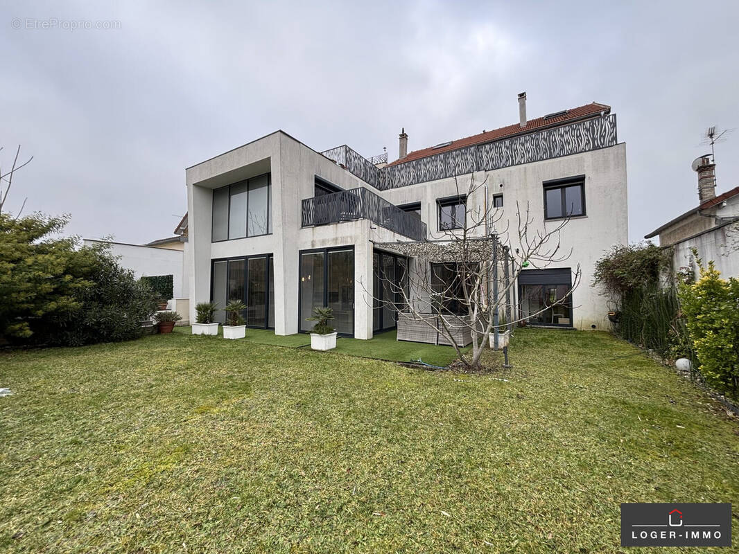Maison à SAINT-MAUR-DES-FOSSES