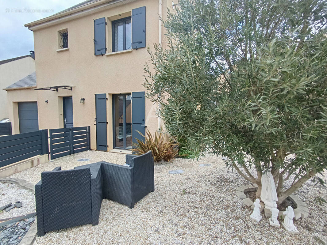 Maison à NOZAY