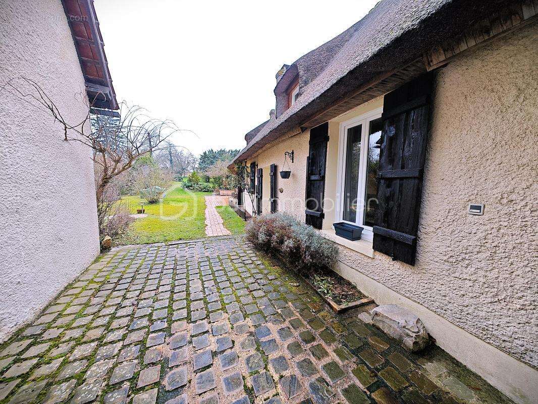 Maison à EPERNON