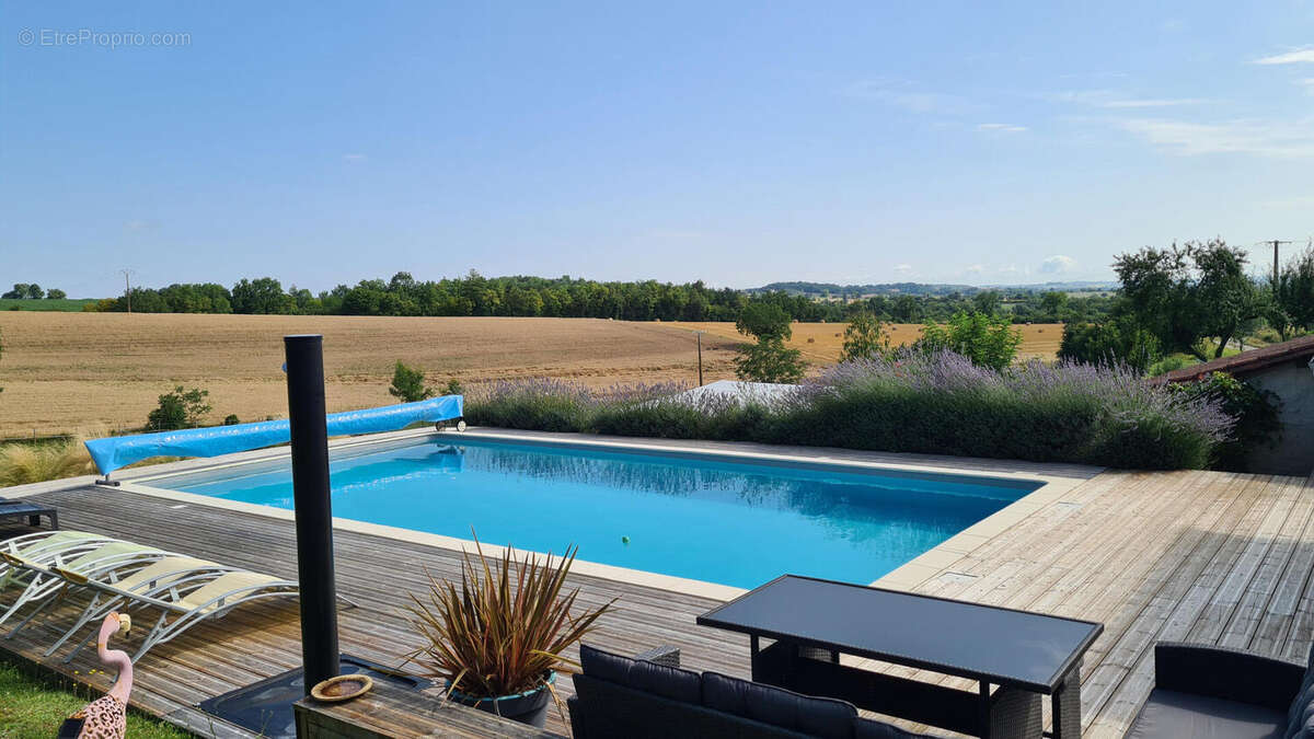 Charente country house with pool for sale . maison - Maison à AUBETERRE-SUR-DRONNE