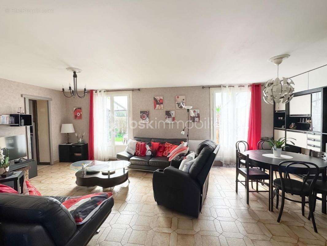 Maison à LUMIGNY-NESLES-ORMEAUX