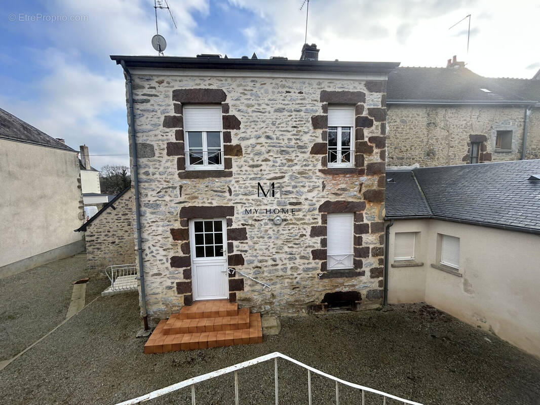 Appartement à FRESNAY-SUR-SARTHE