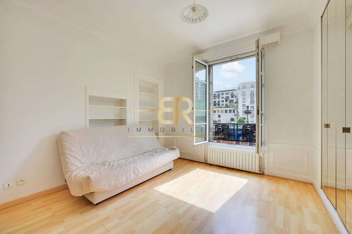 Appartement à PARIS-19E