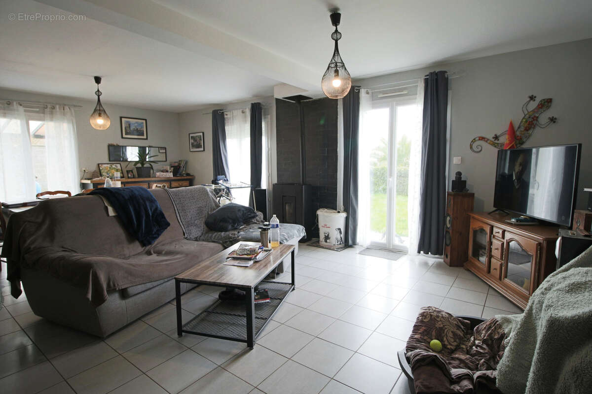 Maison à SAINT-LAURENT-SUR-MER