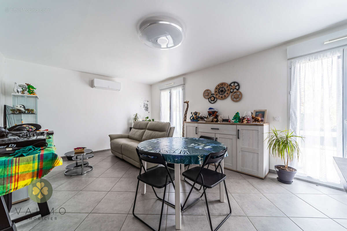 Maison à LA QUEUE-LES-YVELINES