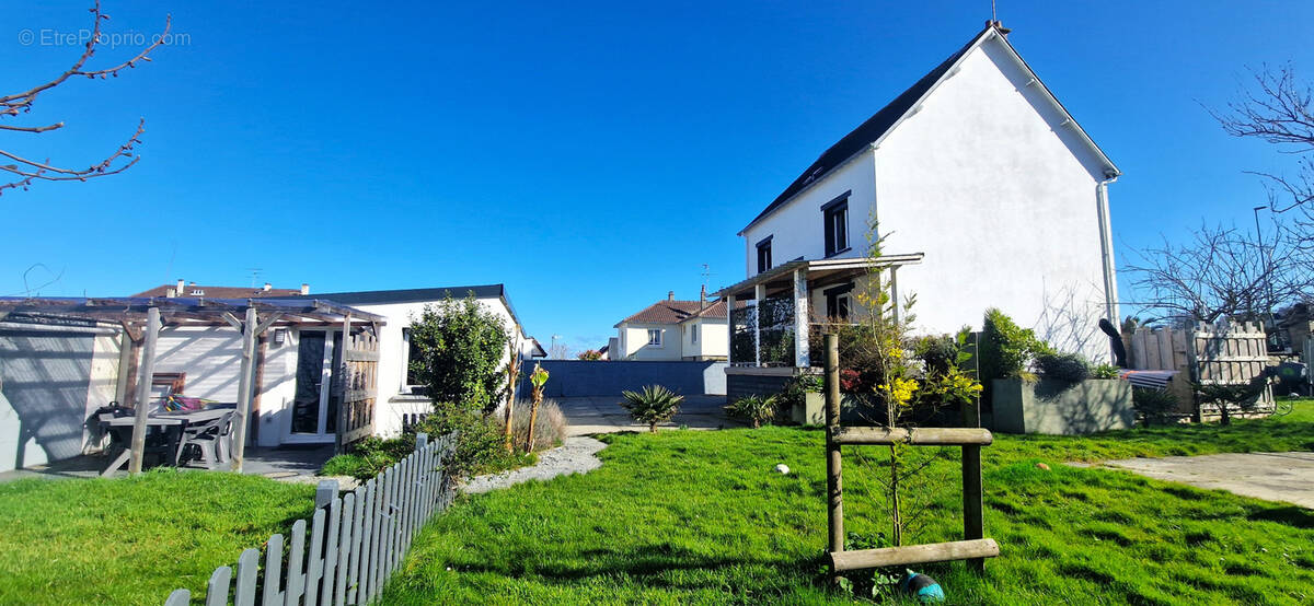 Maison à GRANDCAMP-MAISY