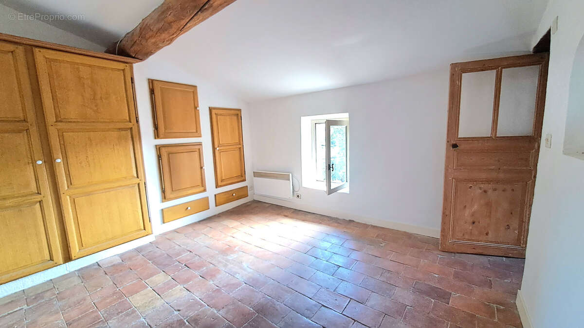 Maison à CUCURON