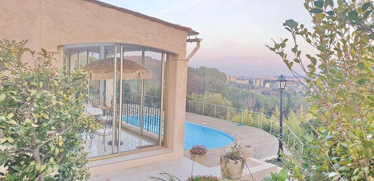 Maison à VALLAURIS
