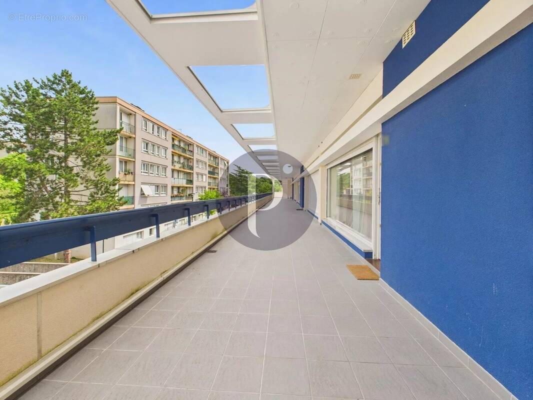 Appartement à LE PLESSIS-ROBINSON