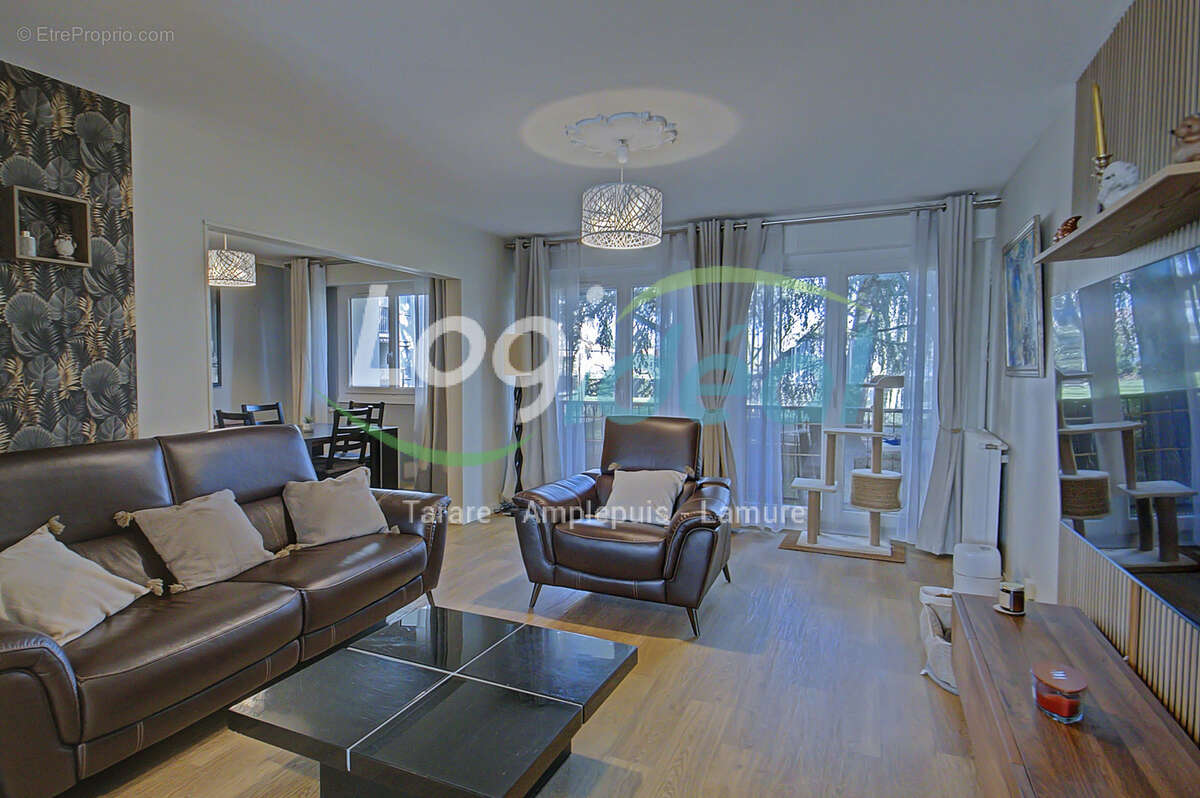 Appartement à MEYZIEU