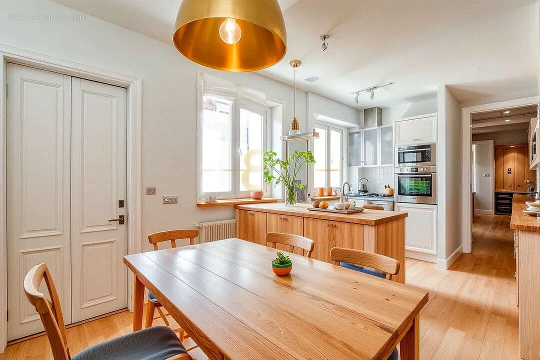 Appartement à PARIS-1E