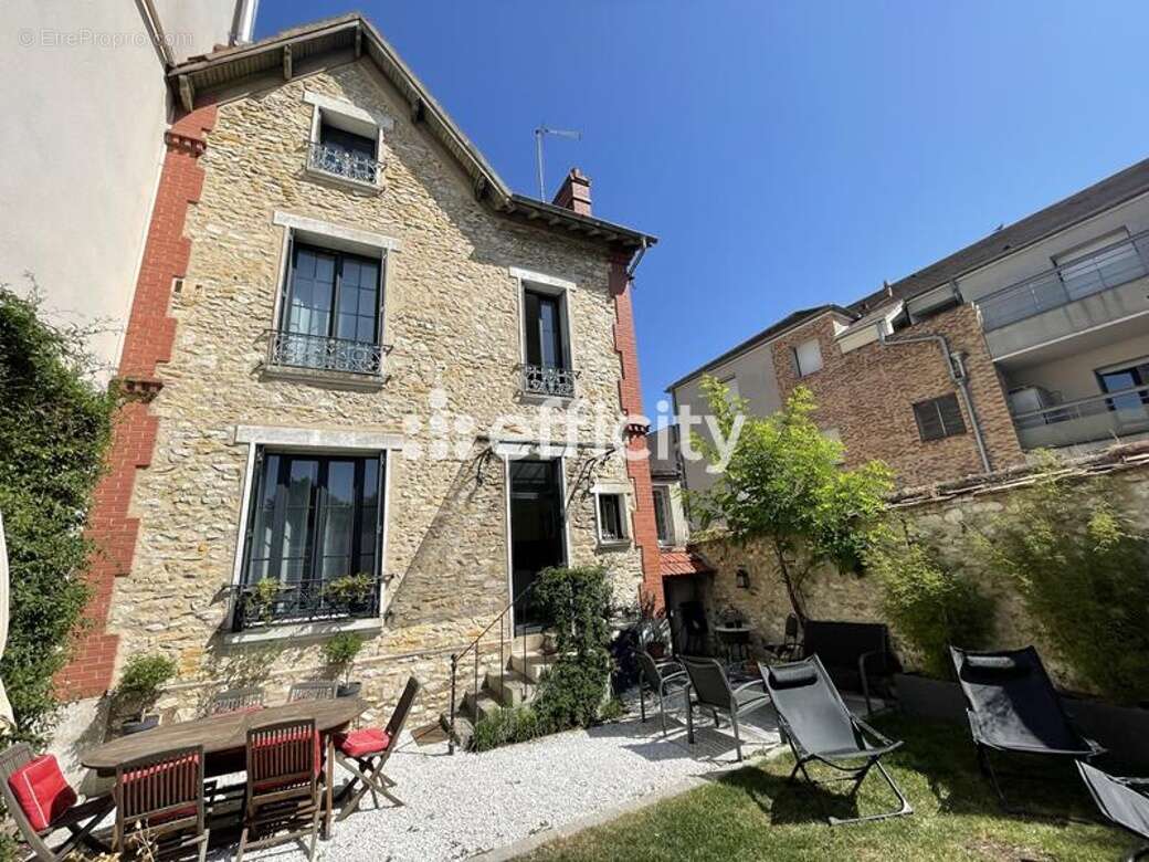 Maison à MELUN