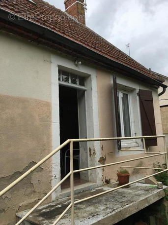 Maison à COSNE-D&#039;ALLIER