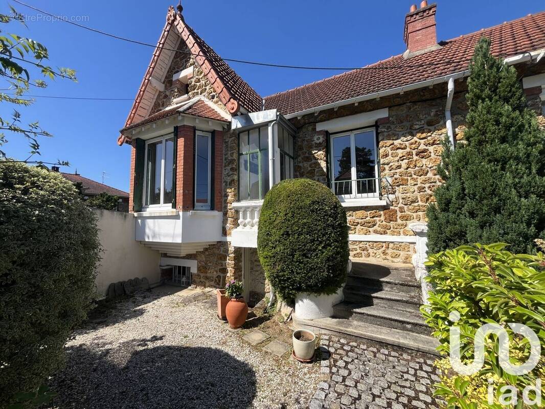 Photo 1 - Maison à SAINTE-GENEVIEVE-DES-BOIS
