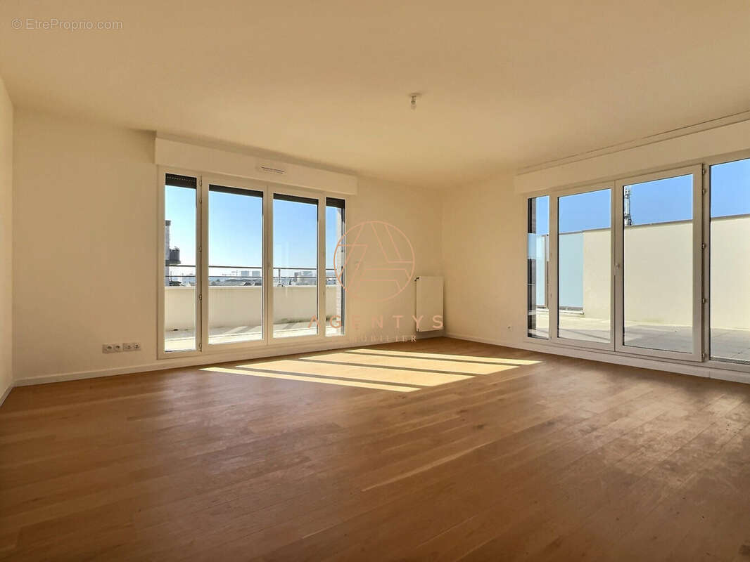 Appartement à SAINT-MAUR-DES-FOSSES