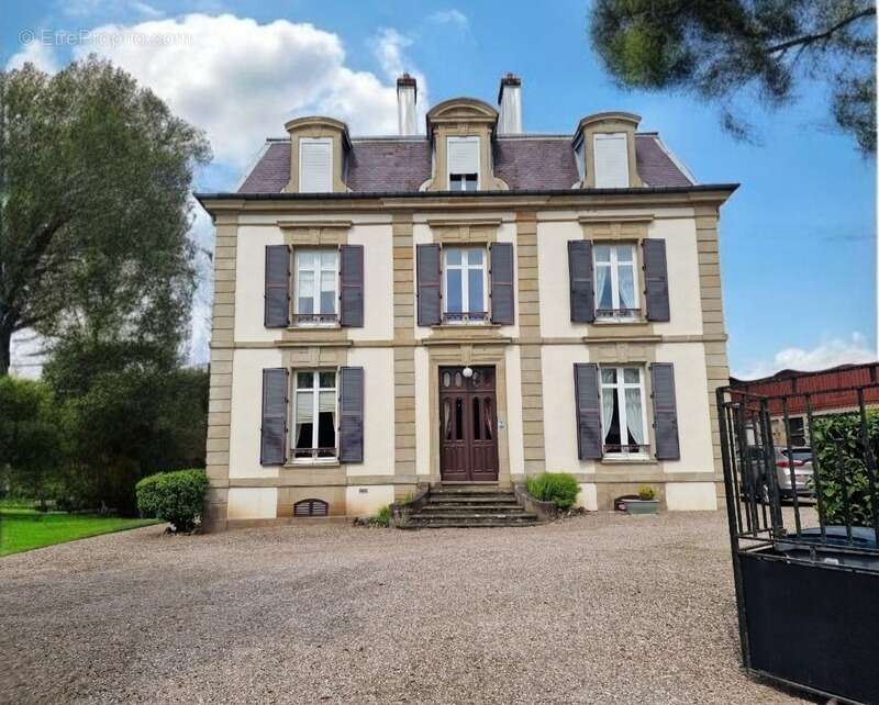 Maison à VITTEL
