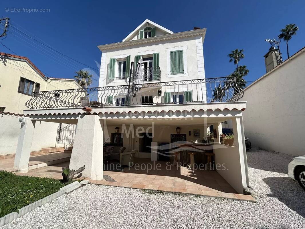 Maison à VALLAURIS