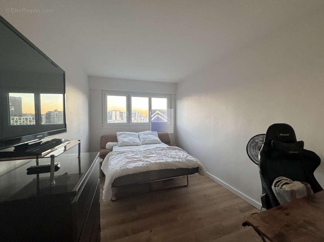 Appartement à COURBEVOIE