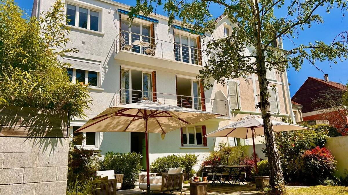 Appartement à COLOMBES