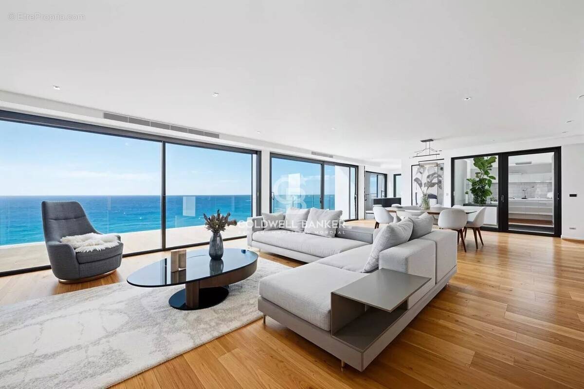 Appartement à ROQUEBRUNE-CAP-MARTIN