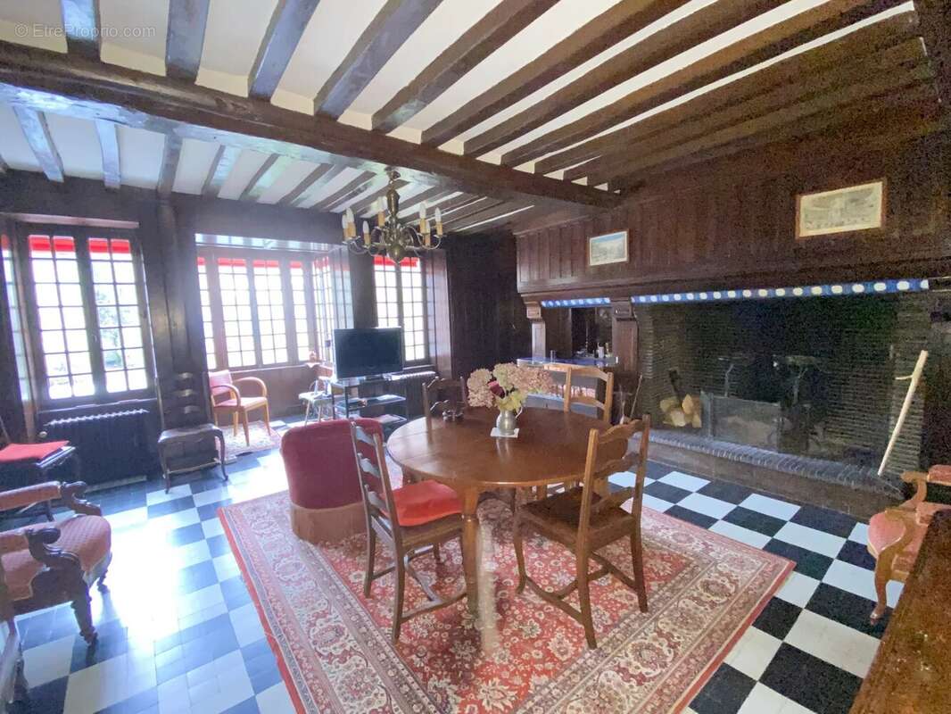 Maison à COURSEULLES-SUR-MER