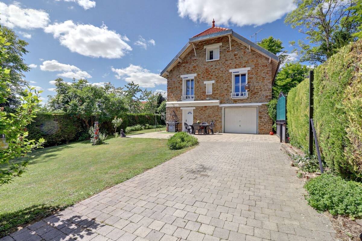 Maison à MAULE