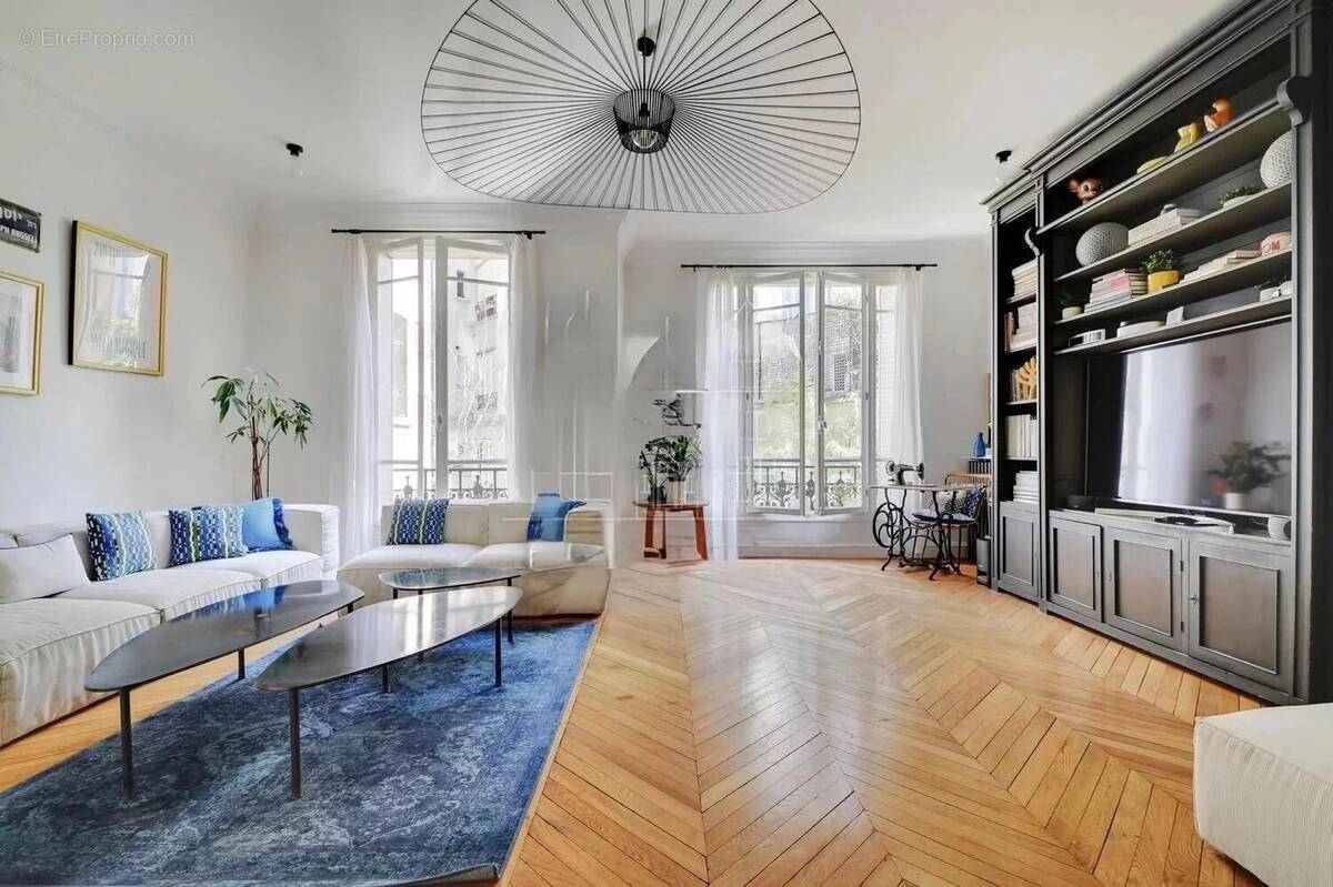 Appartement à PARIS-17E