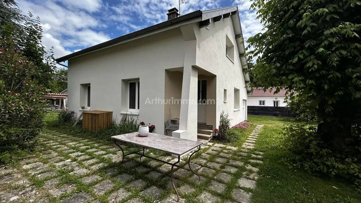 Maison à MORESTEL
