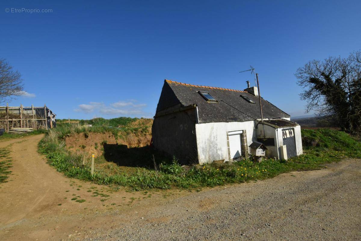 Maison à PLOMODIERN