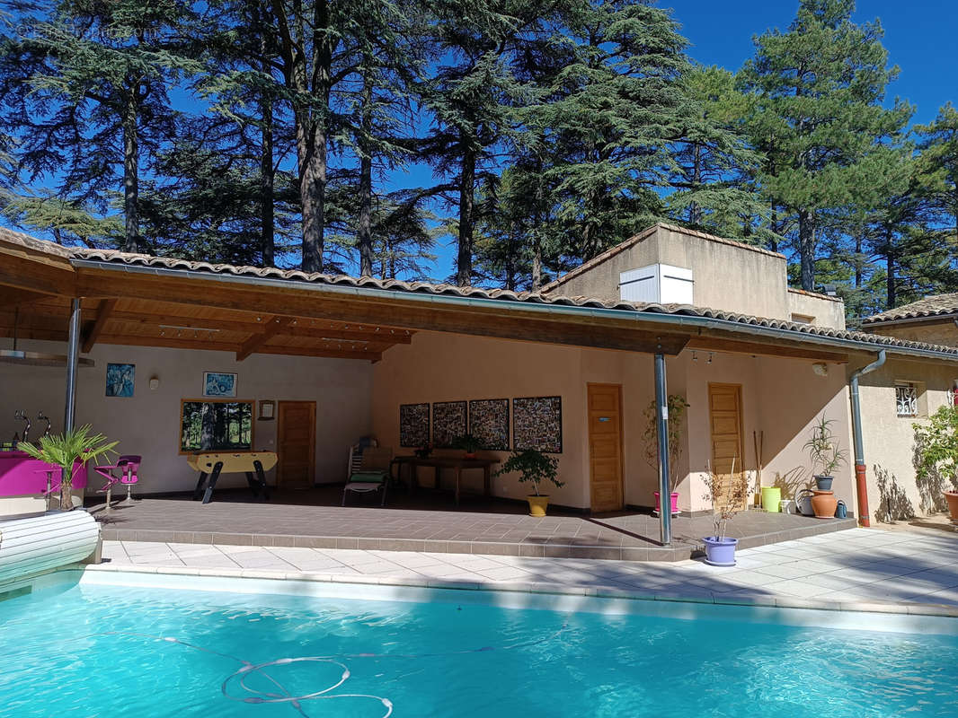 Maison à MIRMANDE
