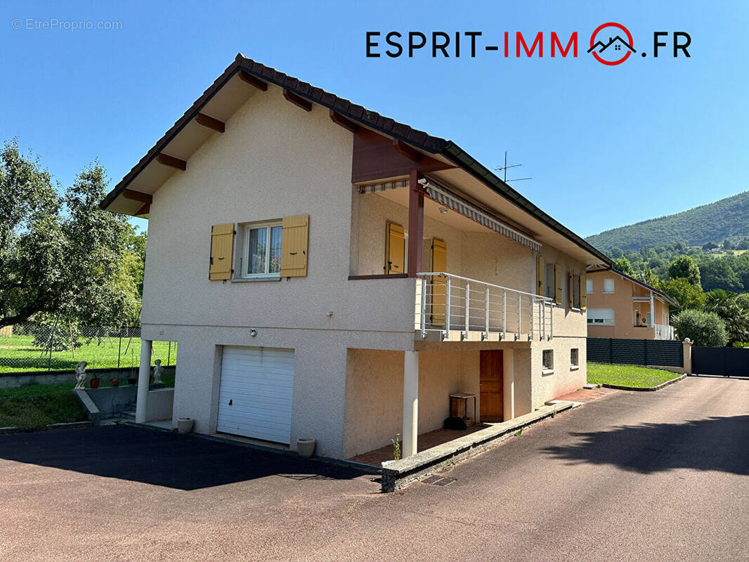 Maison à SEYSSEL
