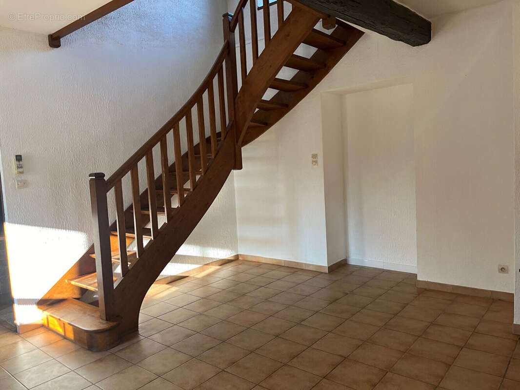 Maison à LAUDUN-L&#039;ARDOISE