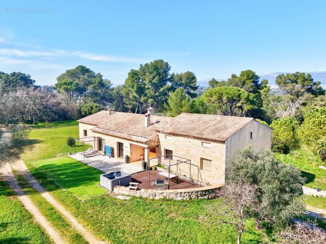 Maison à MOUGINS