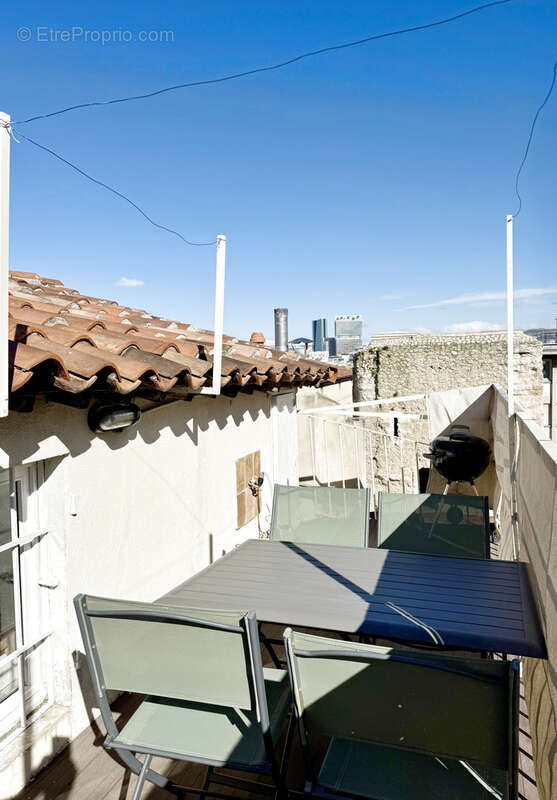 Appartement à MARSEILLE-2E