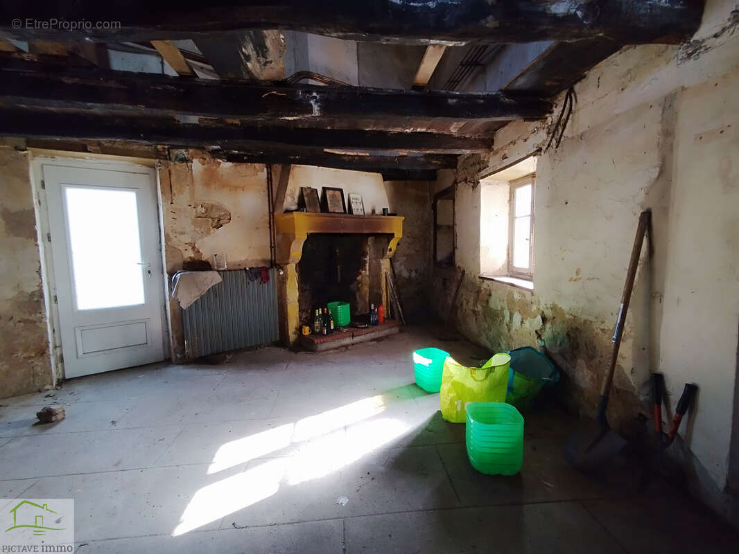 Maison à FOMPERRON