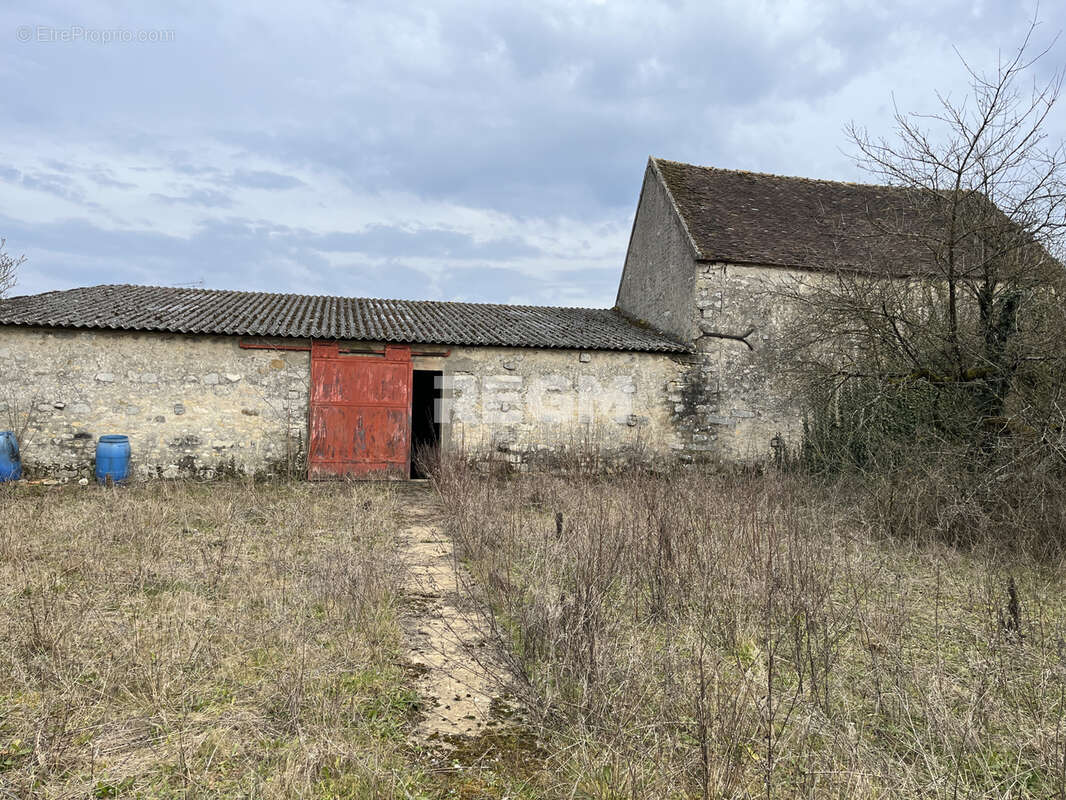 Terrain à LA CHAPELLE-LA-REINE