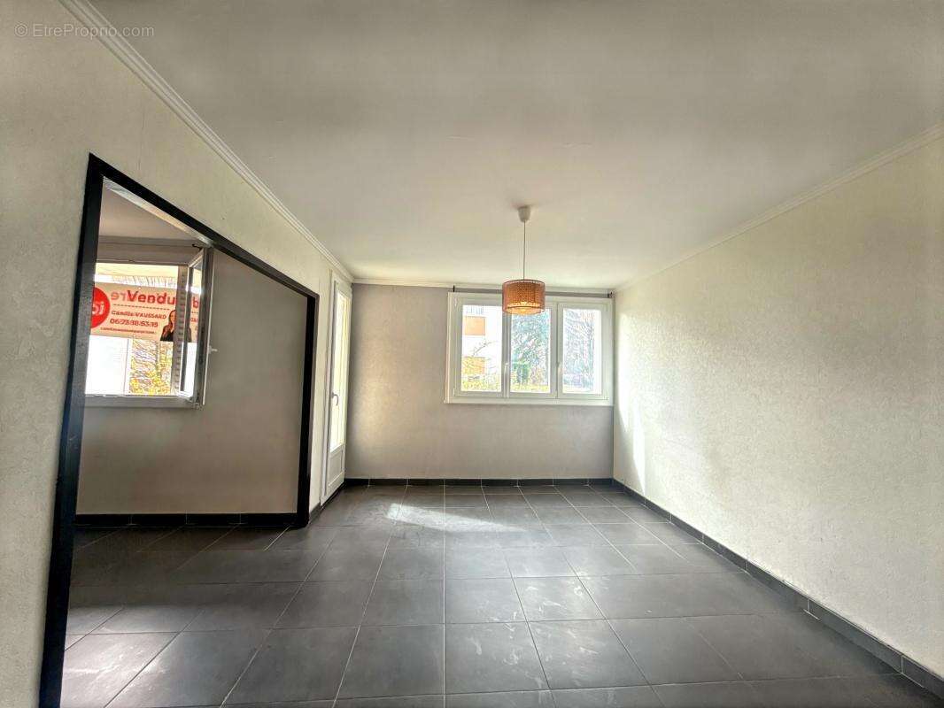 Appartement à CHENOVE