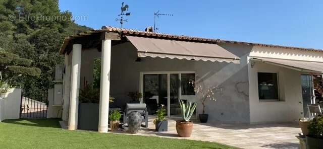 Maison à VALLAURIS