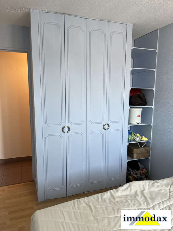 Chambre avec placard - Appartement à DAX