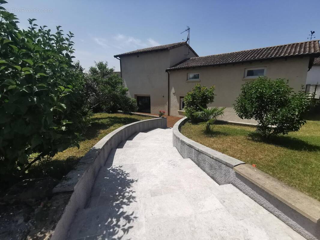 Photo 1 - Maison à MASSIEUX