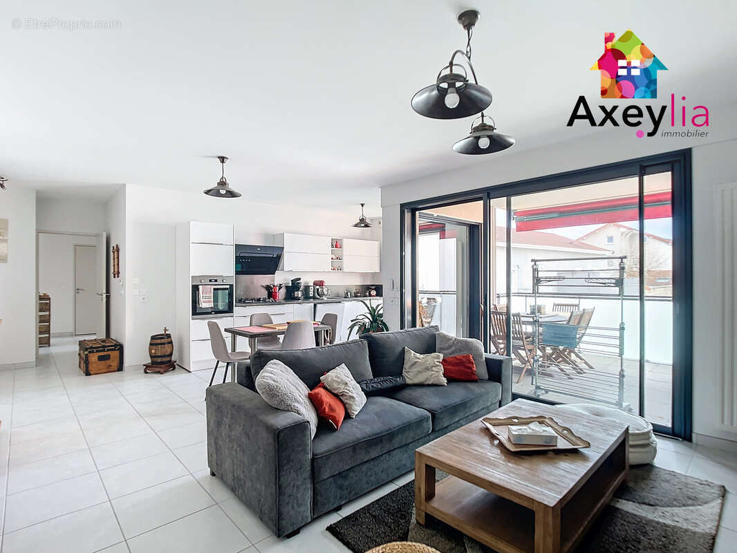 Appartement à RENAISON