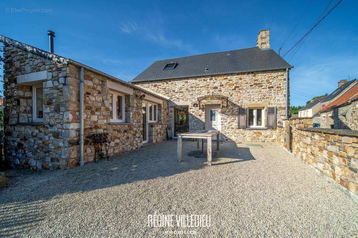 Maison à LES MOITIERS-D&#039;ALLONNE