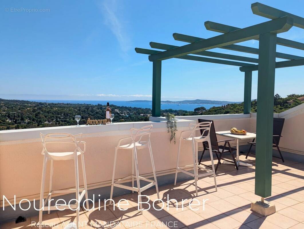 Appartement à GRIMAUD