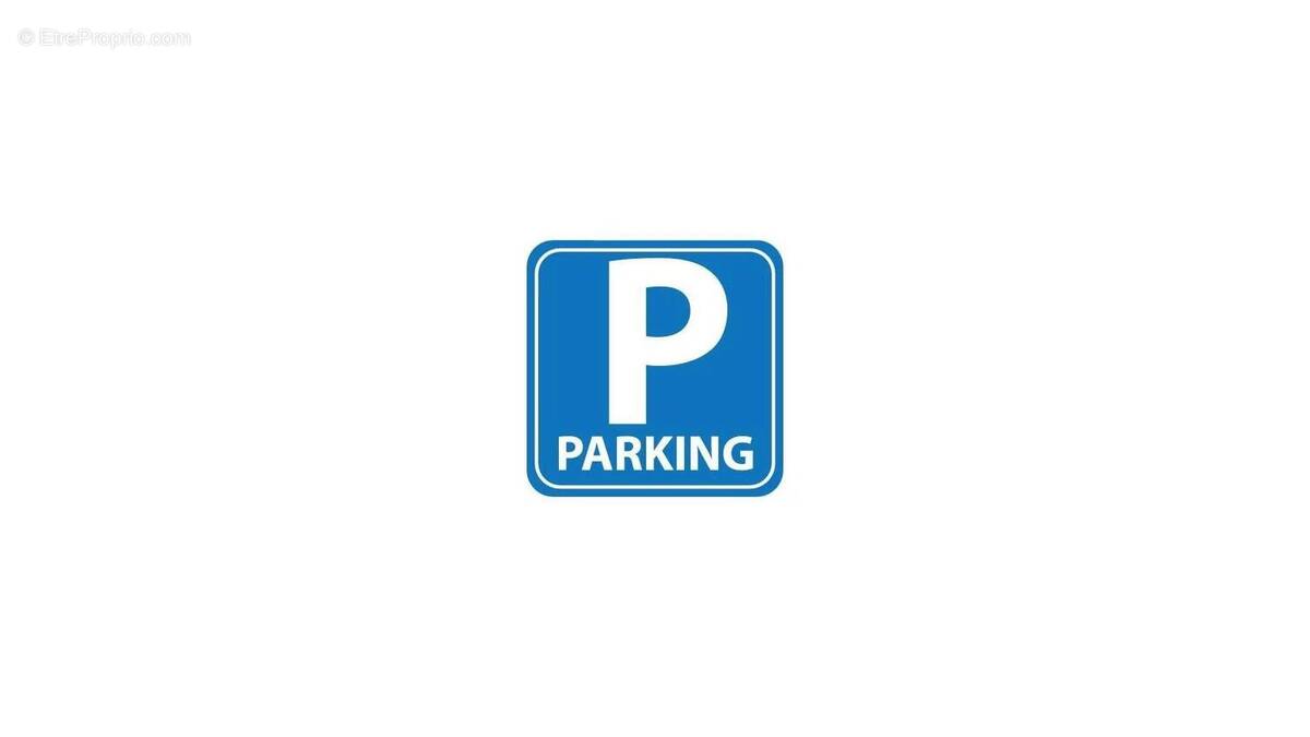 Parking à SAVIGNY-LE-TEMPLE