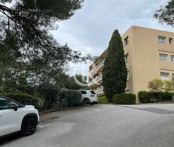 Parking à HYERES