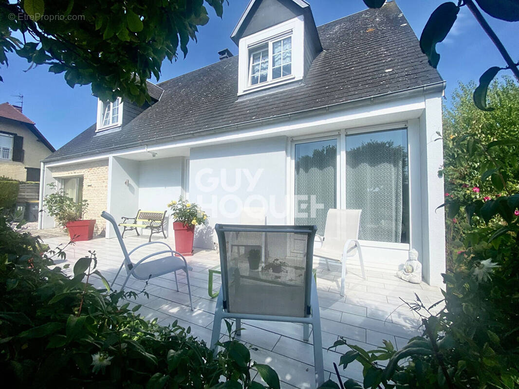 Maison à MONDEVILLE