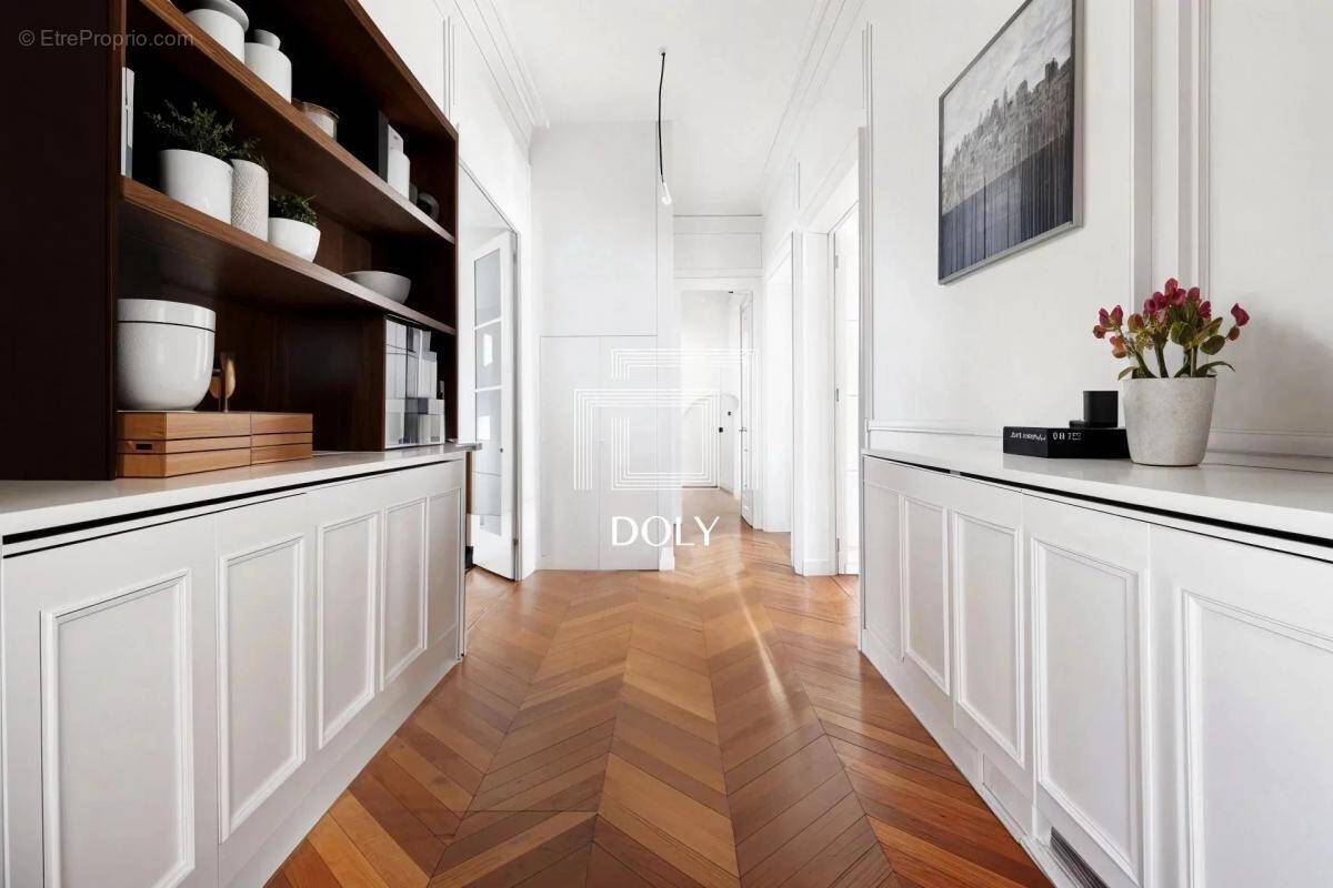 Appartement à PARIS-17E