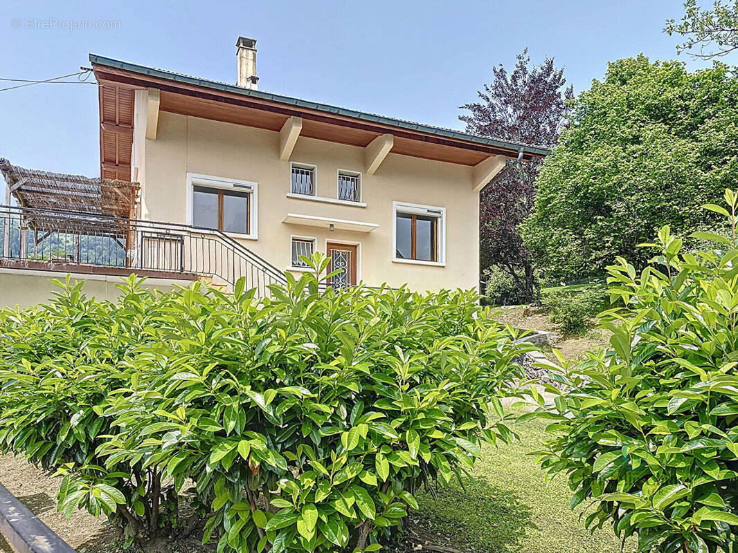 Maison à ONNION
