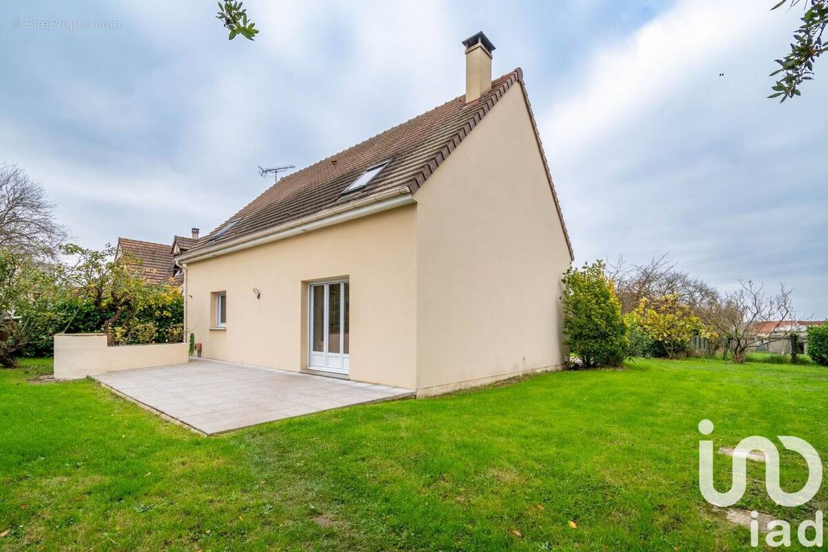 Photo 1 - Maison à SAINT-GERMAIN-LES-ARPAJON